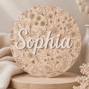 Gepersonaliseerd naambord met bloemenmotief en naam Sophie.