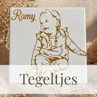 Naambordje met tekening van een kind, geschikt voor kinderkamers en kinderkamers.